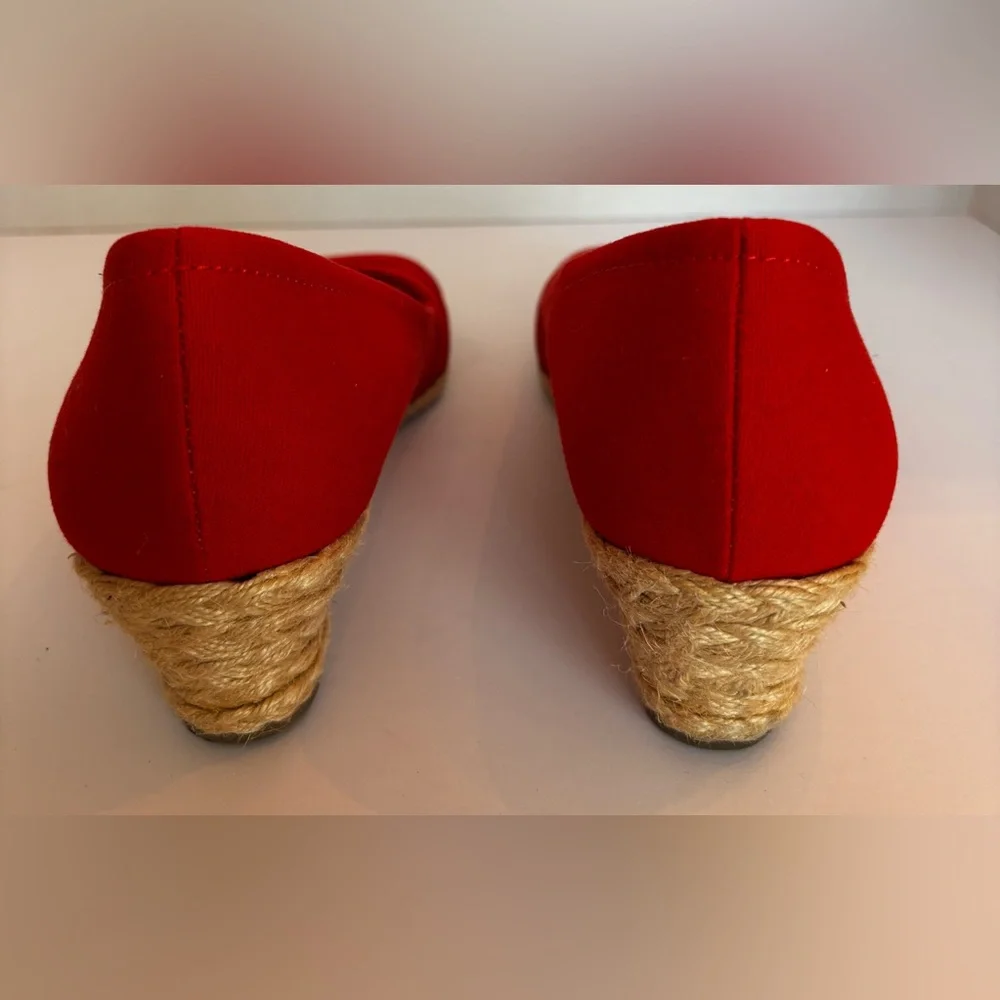 Coach and Four Red Peep Toe Wedge Espadrille Women's Size 7